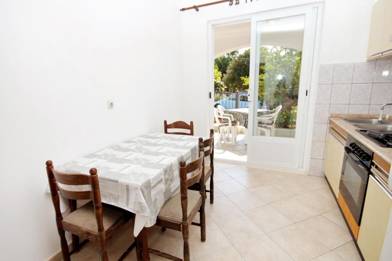 Apartments With A Parking Space Zavalatica, Korcula - 4453 Luaran gambar